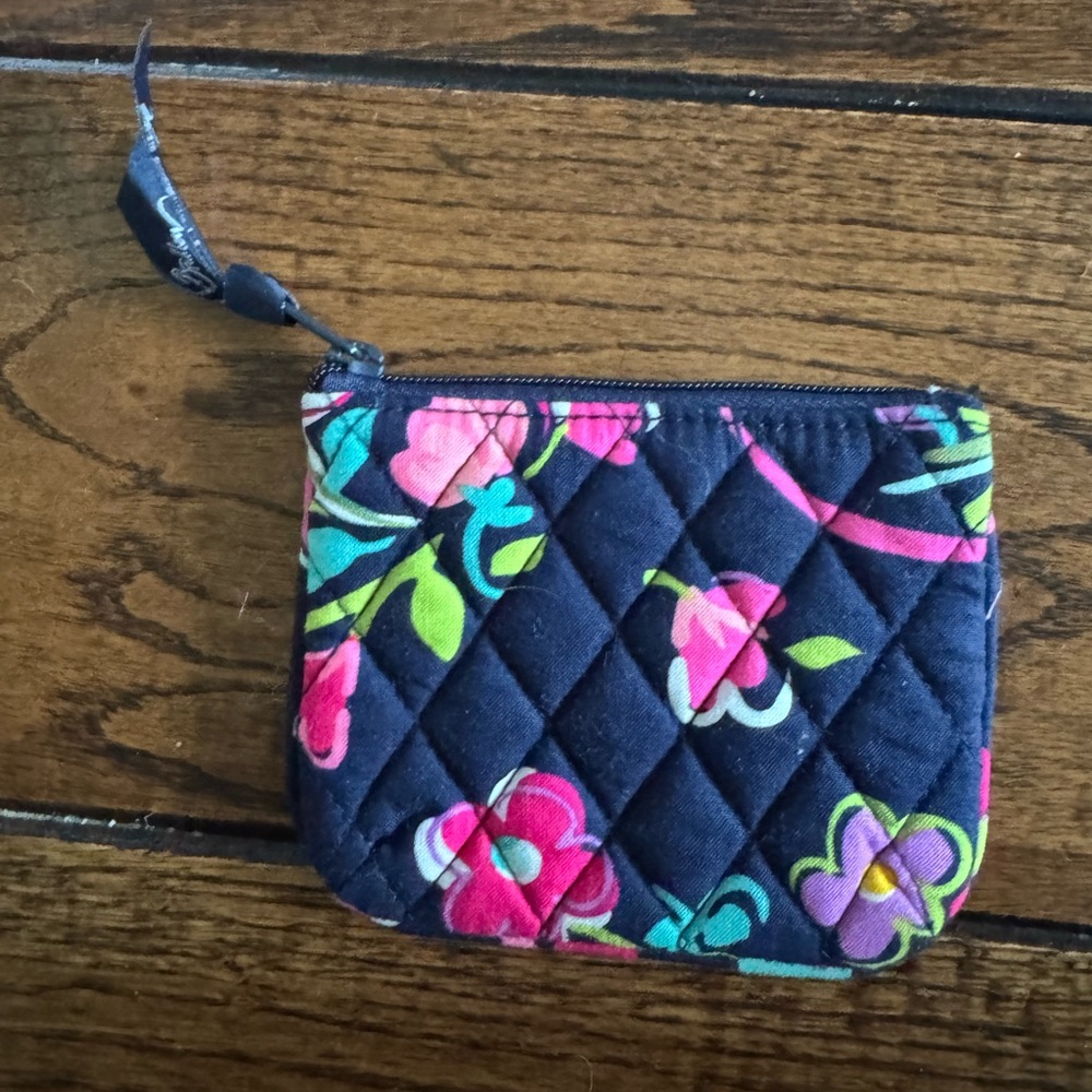 Vera Bradley Change Purse NWOT Retired pattern “Ribbons”